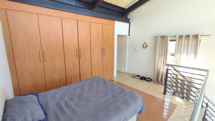 1 Bedroom Property for Sale in Rooihuiskraal North Gauteng