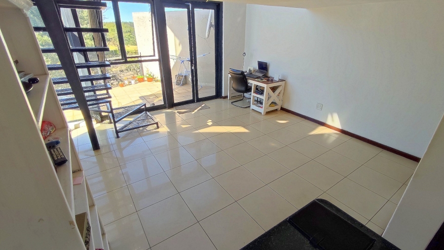 1 Bedroom Property for Sale in Rooihuiskraal North Gauteng