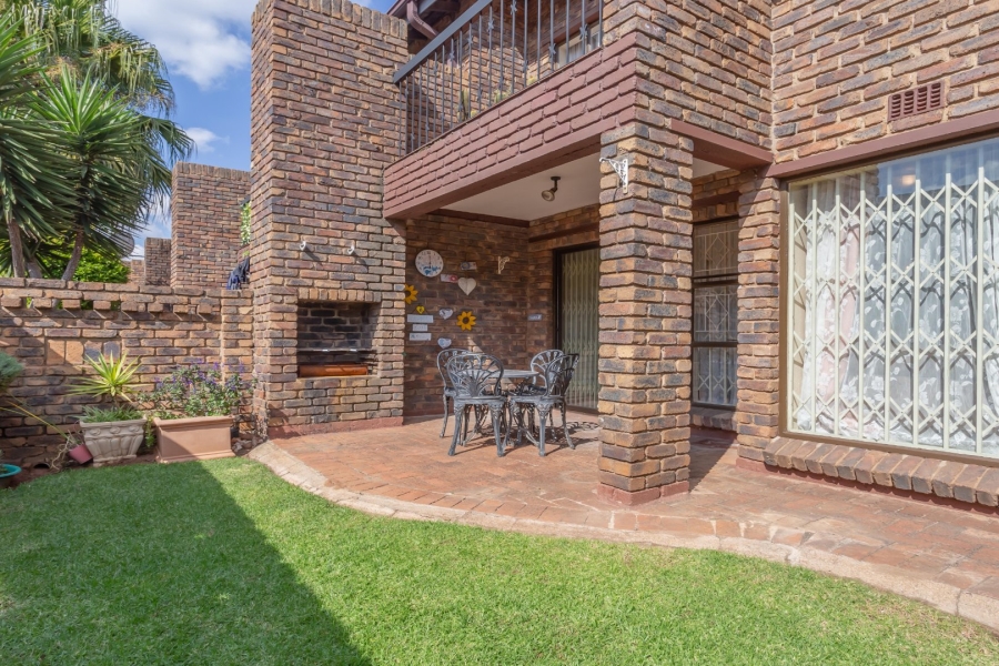 3 Bedroom Property for Sale in Florida Park Gauteng