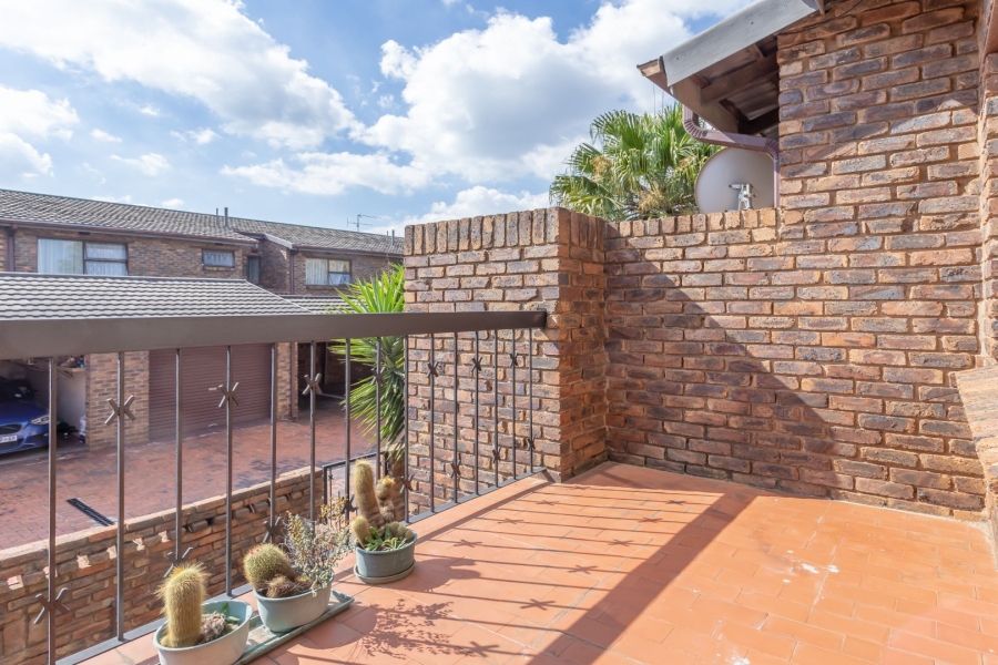 3 Bedroom Property for Sale in Florida Park Gauteng