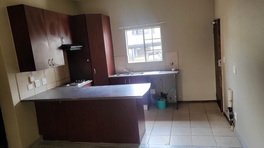 To Let 2 Bedroom Property for Rent in North Riding Gauteng