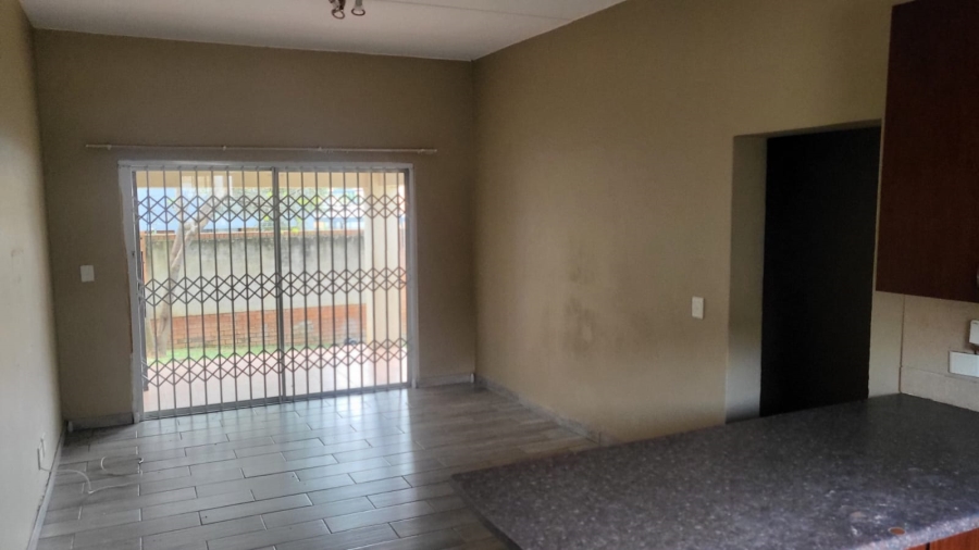 To Let 2 Bedroom Property for Rent in North Riding Gauteng