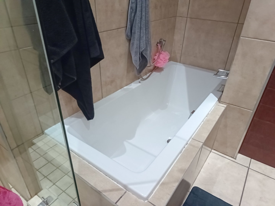 3 Bedroom Property for Sale in Midlands Estate Gauteng