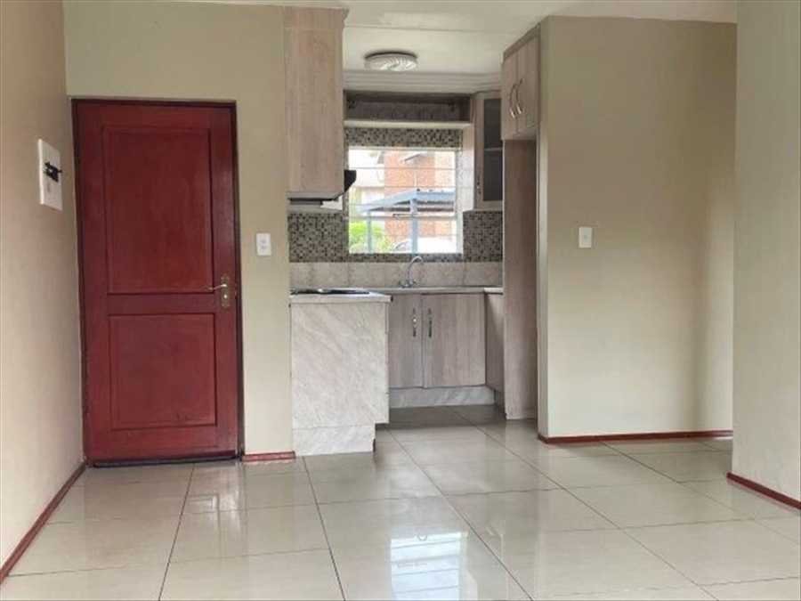 2 Bedroom Property for Sale in Glen Marais Gauteng