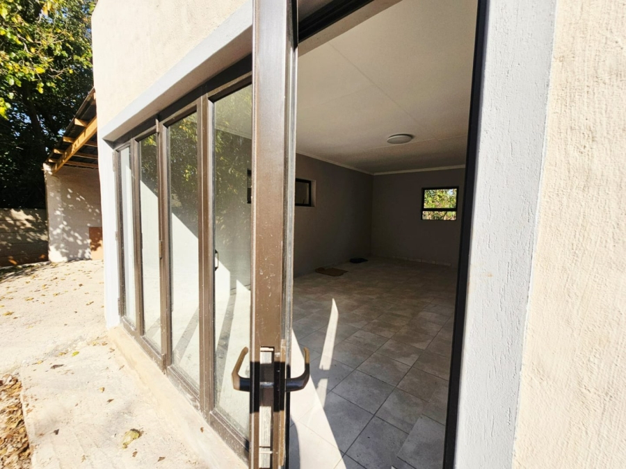 To Let 2 Bedroom Property for Rent in Monavoni Gauteng