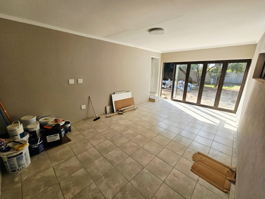 To Let 2 Bedroom Property for Rent in Monavoni Gauteng