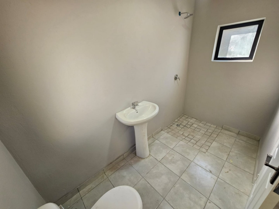 To Let 2 Bedroom Property for Rent in Monavoni Gauteng