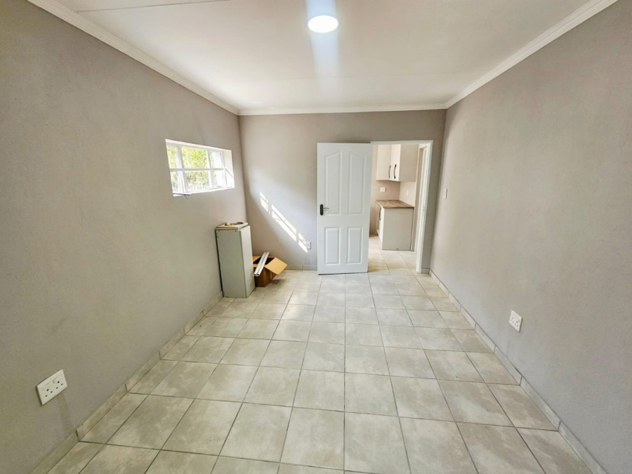 To Let 2 Bedroom Property for Rent in Monavoni Gauteng