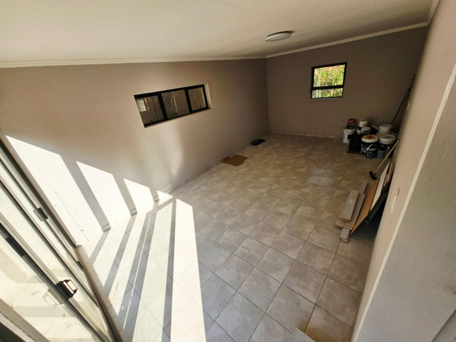 To Let 2 Bedroom Property for Rent in Monavoni Gauteng