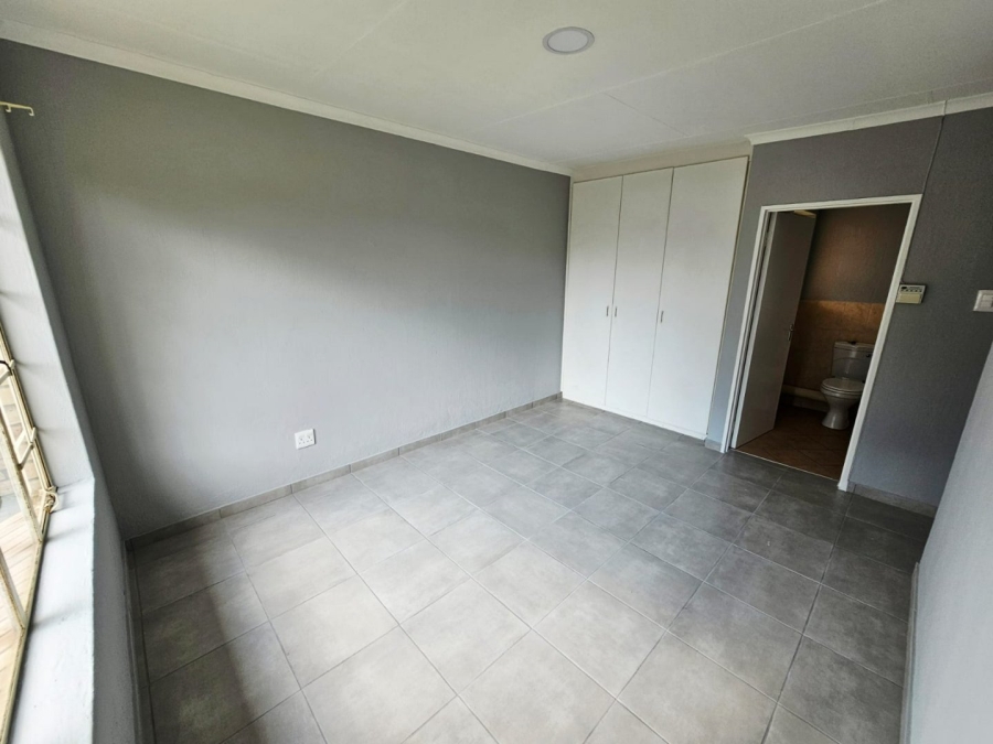 3 Bedroom Property for Sale in Heuwelsig Estate Gauteng