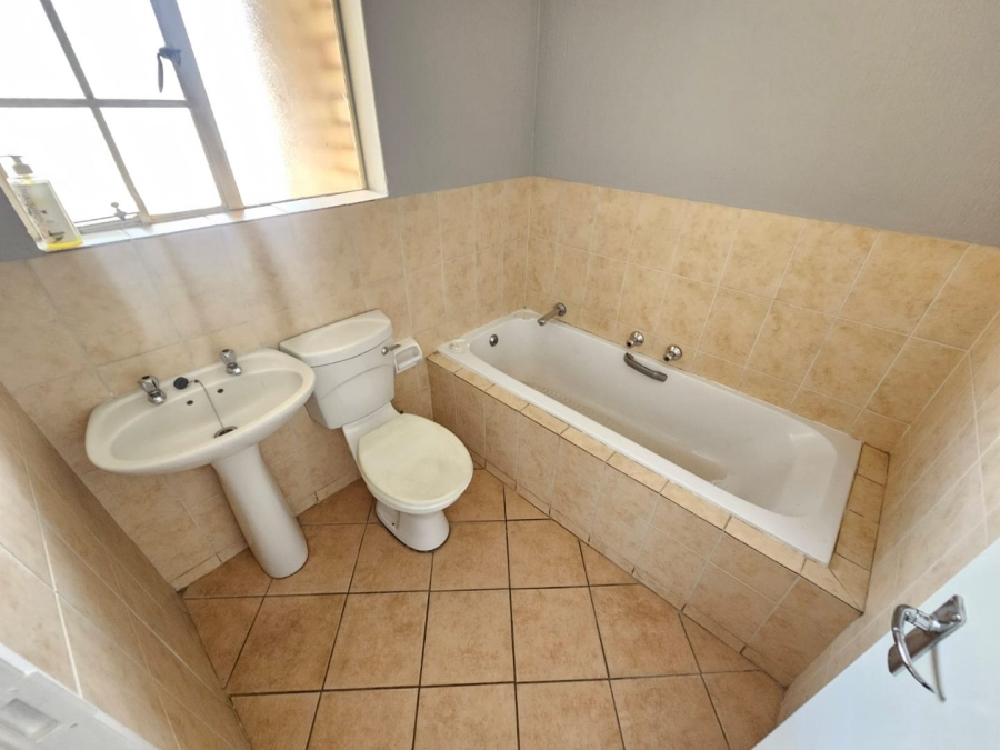 3 Bedroom Property for Sale in Heuwelsig Estate Gauteng