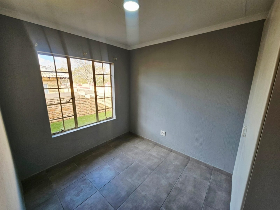3 Bedroom Property for Sale in Heuwelsig Estate Gauteng