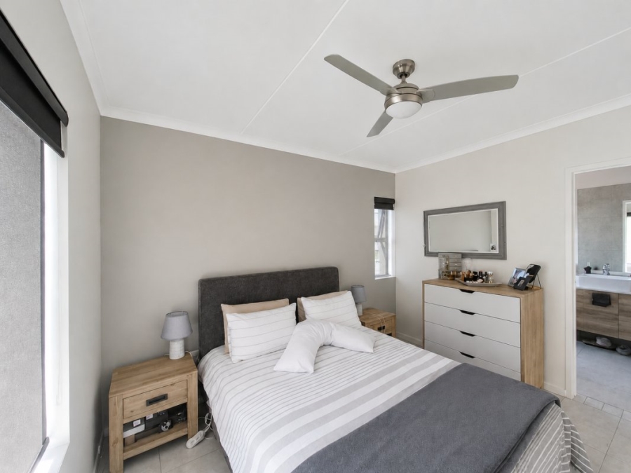 2 Bedroom Property for Sale in Longmeadow Gauteng