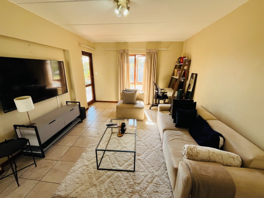 1 Bedroom Property for Sale in Erand Gardens Gauteng
