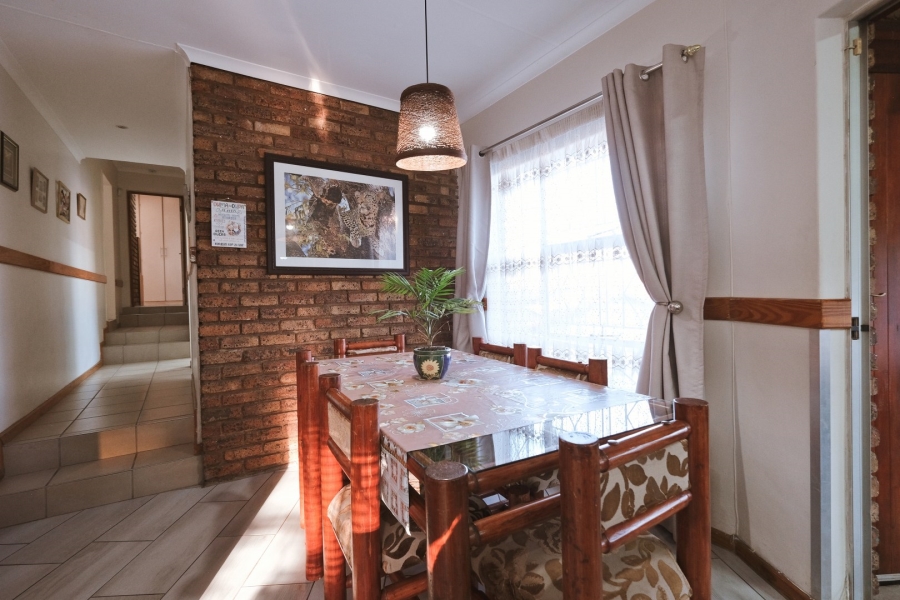 3 Bedroom Property for Sale in Oakdene Gauteng