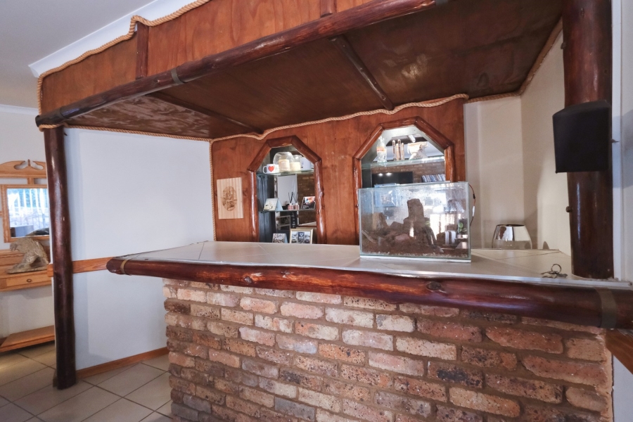 3 Bedroom Property for Sale in Oakdene Gauteng