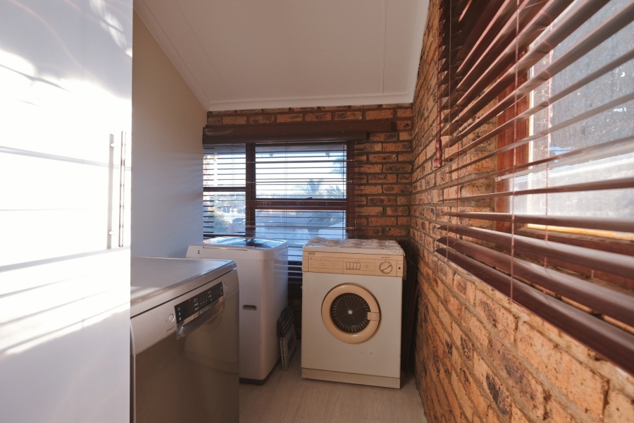 3 Bedroom Property for Sale in Oakdene Gauteng