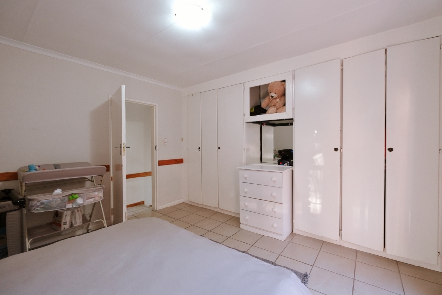 3 Bedroom Property for Sale in Oakdene Gauteng