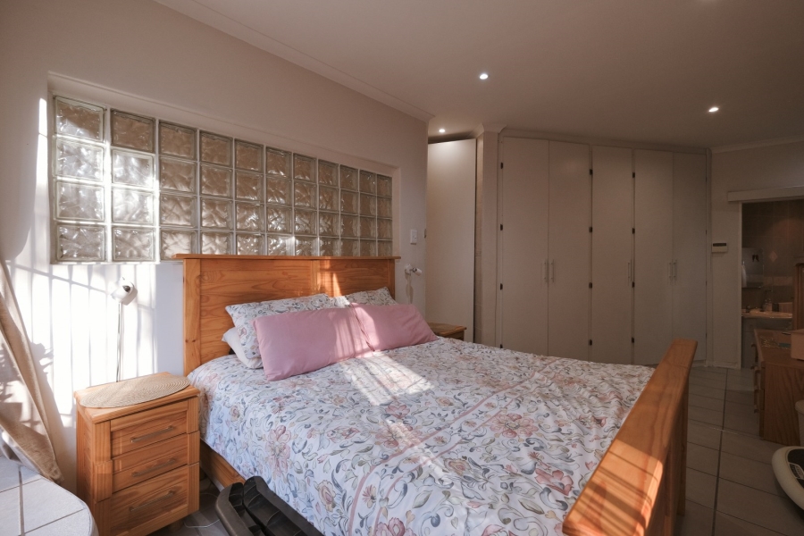 3 Bedroom Property for Sale in Oakdene Gauteng