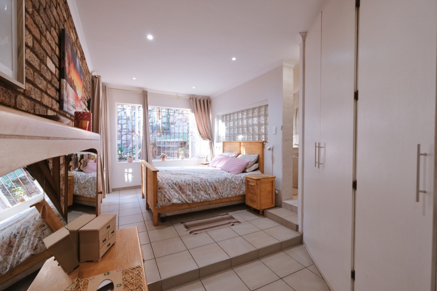 3 Bedroom Property for Sale in Oakdene Gauteng