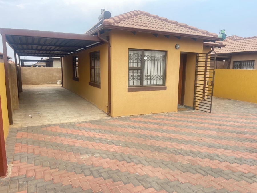  Bedroom Property for Sale in Soshanguve East Ext 4 Gauteng