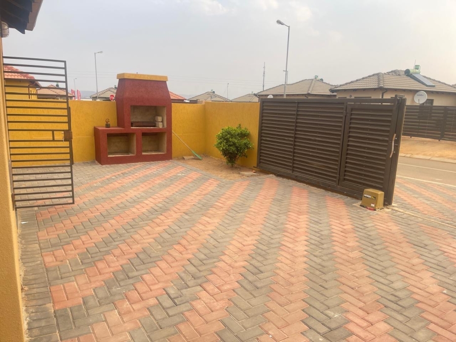  Bedroom Property for Sale in Soshanguve East Ext 4 Gauteng