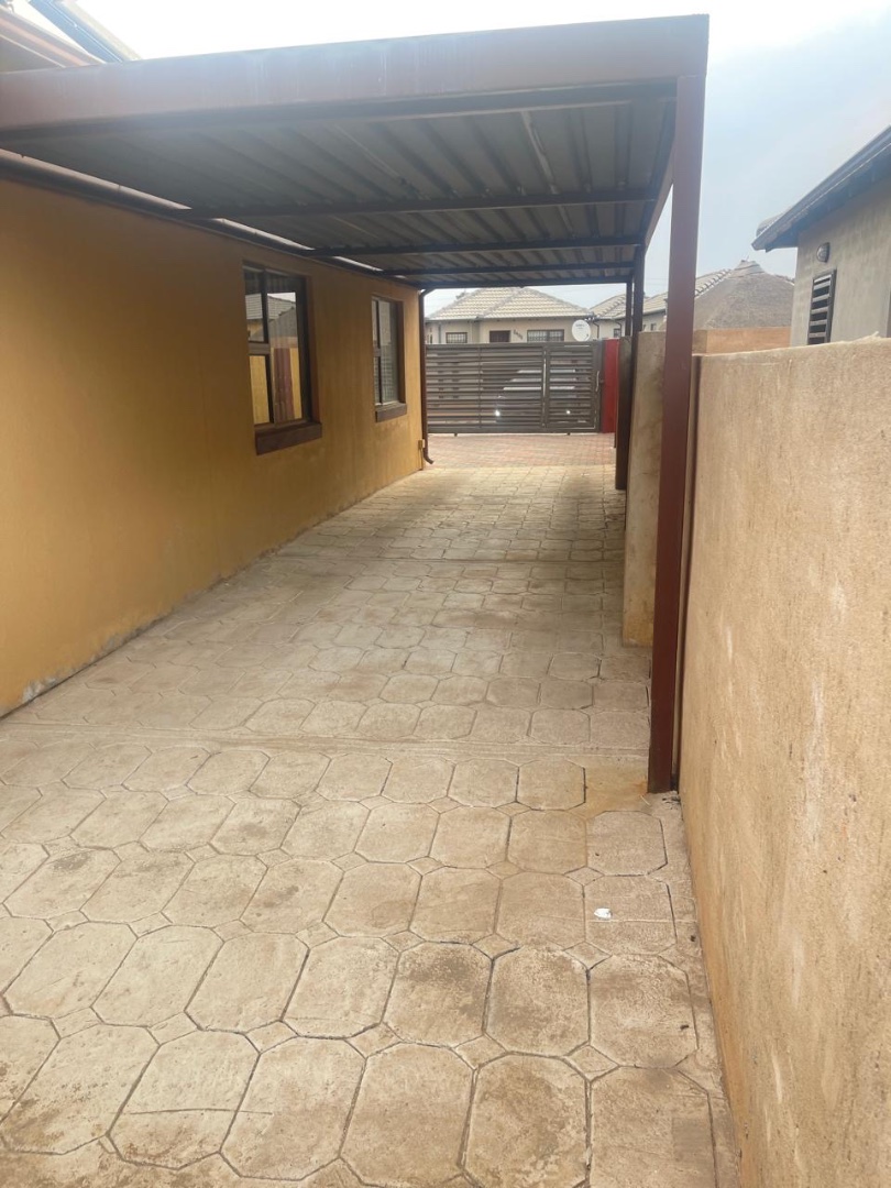  Bedroom Property for Sale in Soshanguve East Ext 4 Gauteng