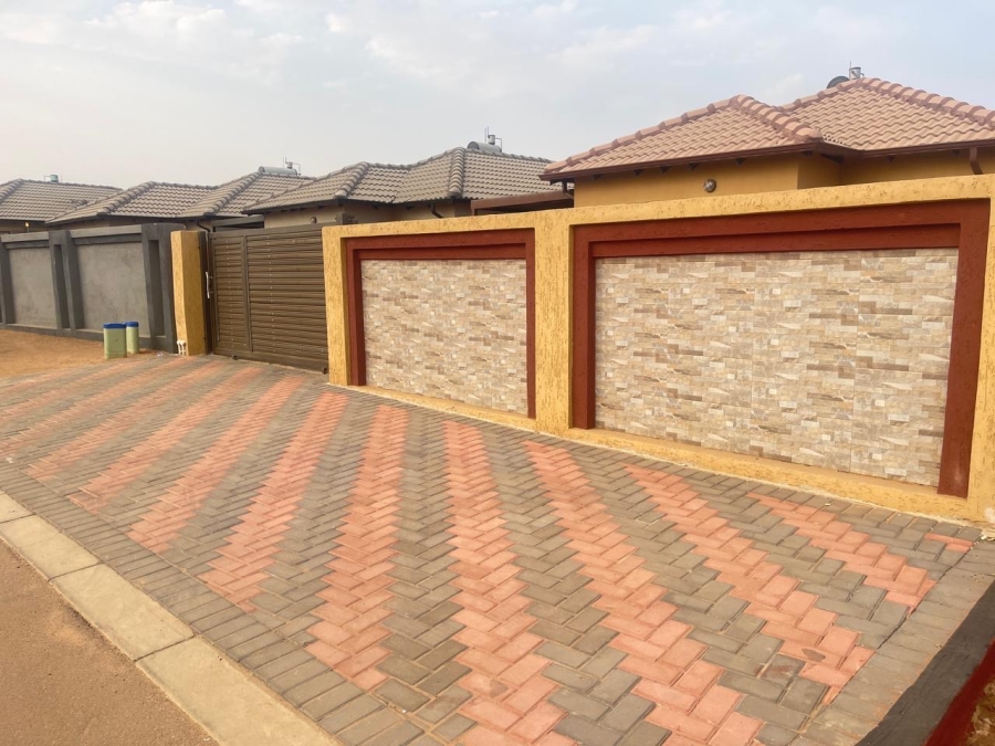  Bedroom Property for Sale in Soshanguve East Ext 4 Gauteng