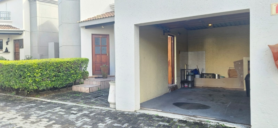 2 Bedroom Property for Sale in Bromhof Gauteng