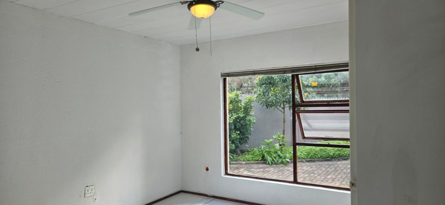 2 Bedroom Property for Sale in Bromhof Gauteng