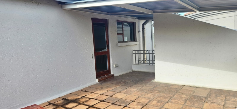 2 Bedroom Property for Sale in Bromhof Gauteng
