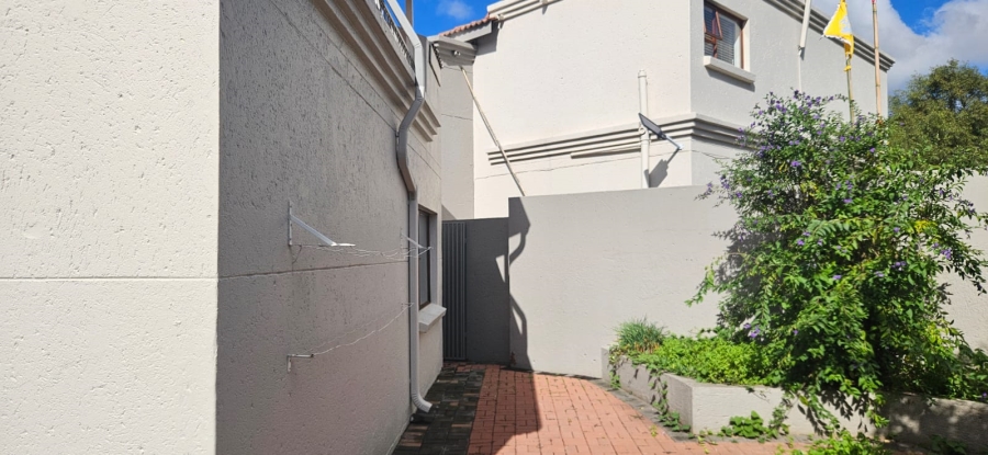 2 Bedroom Property for Sale in Bromhof Gauteng