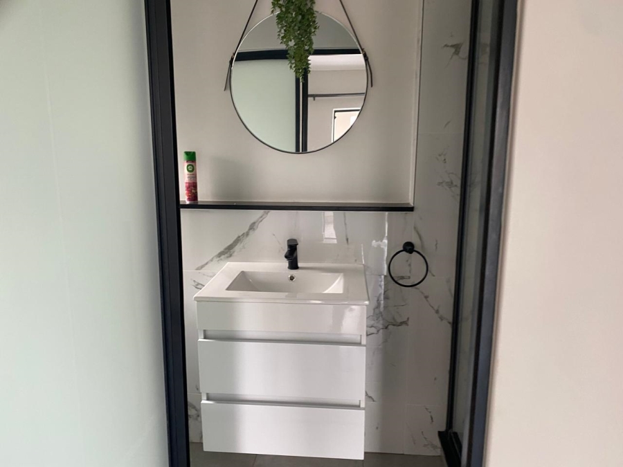 To Let 1 Bedroom Property for Rent in Waterfall Gauteng