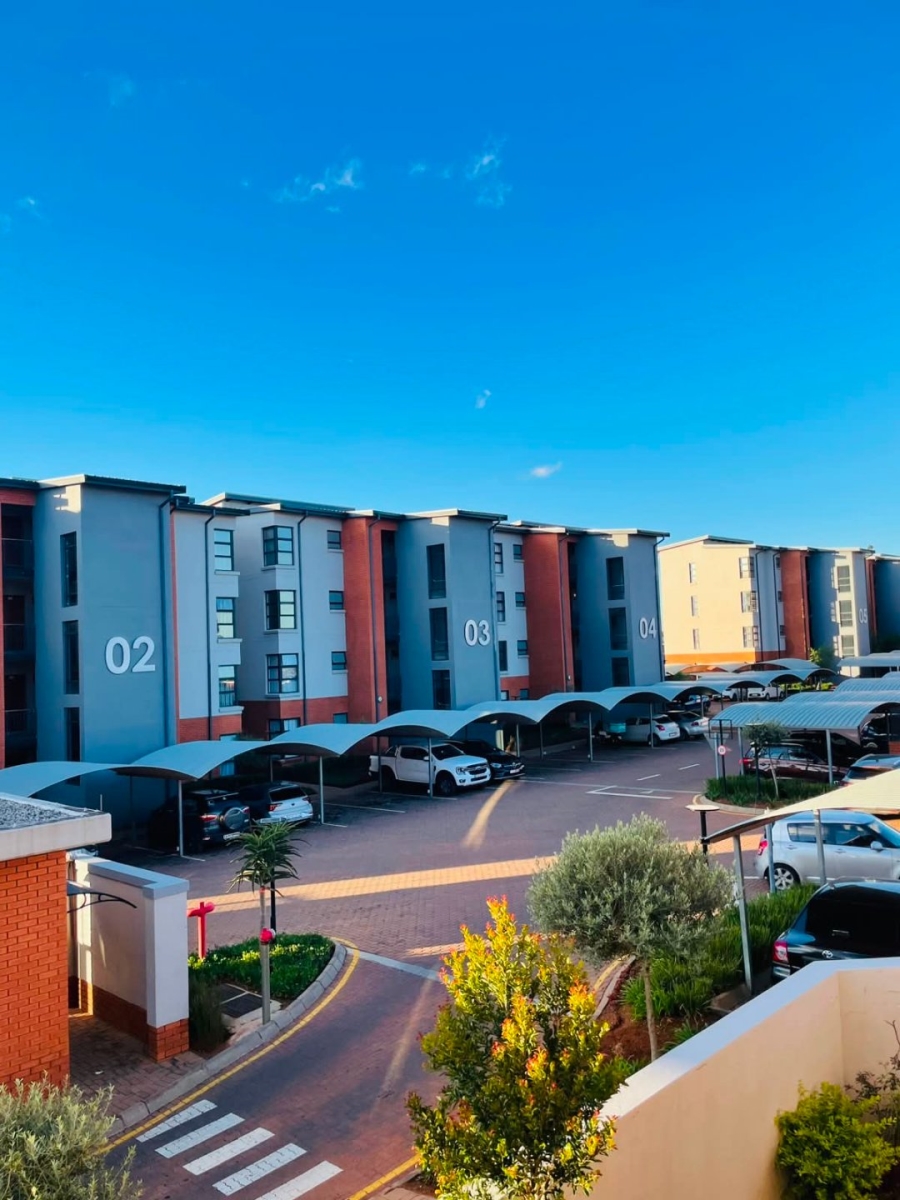 To Let 3 Bedroom Property for Rent in Glen Marais Gauteng