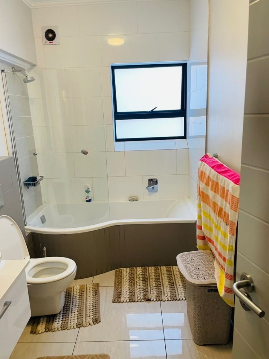 To Let 3 Bedroom Property for Rent in Glen Marais Gauteng