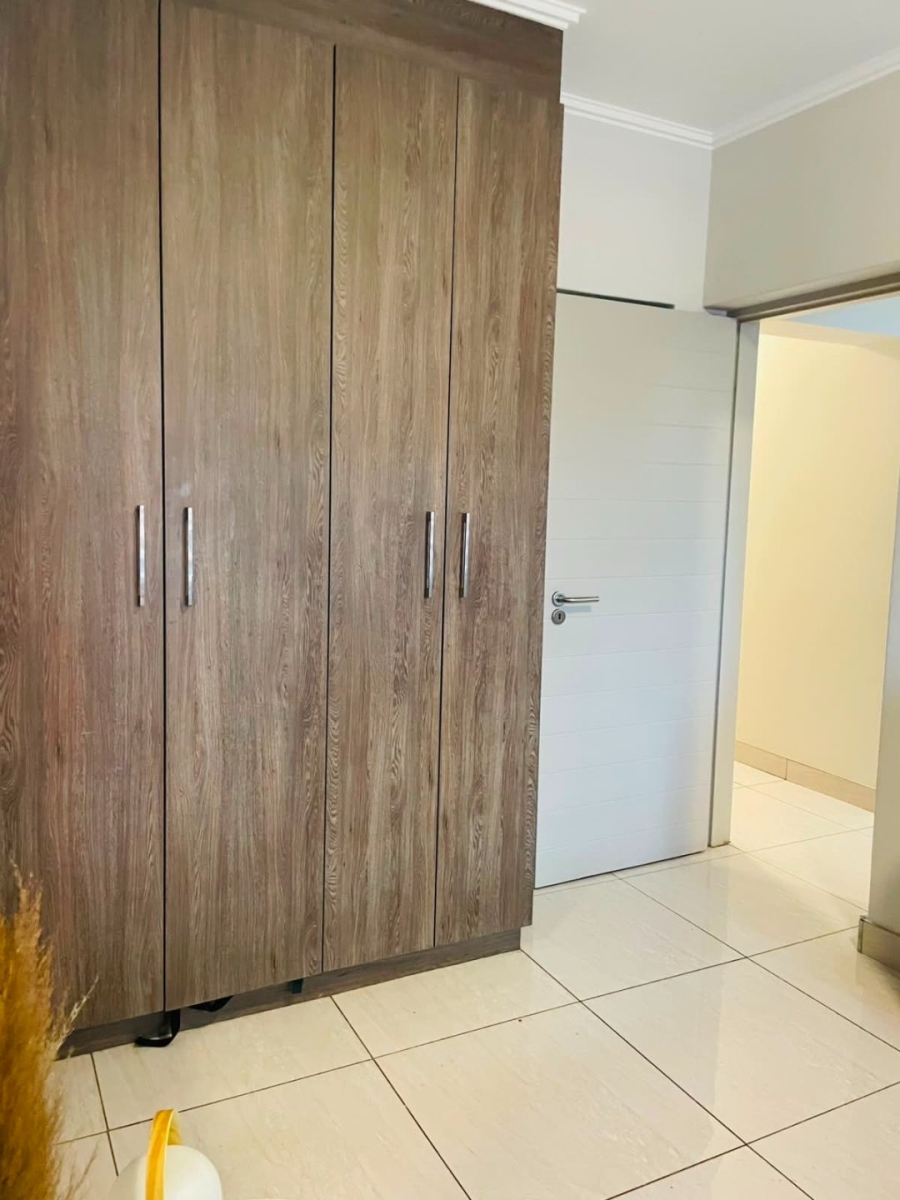 To Let 3 Bedroom Property for Rent in Glen Marais Gauteng