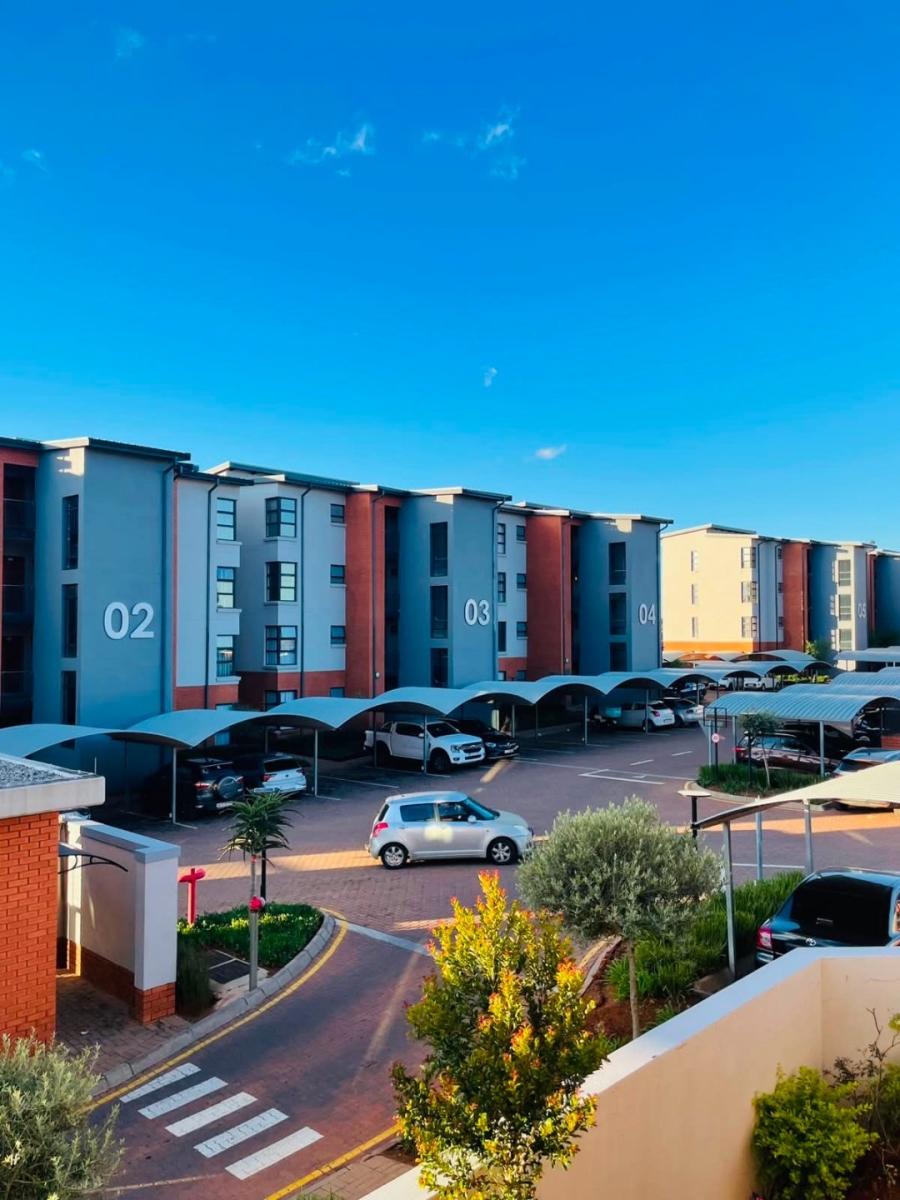 To Let 3 Bedroom Property for Rent in Glen Marais Gauteng