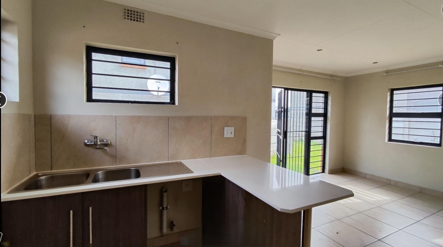 3 Bedroom Property for Sale in Albertsdal Gauteng