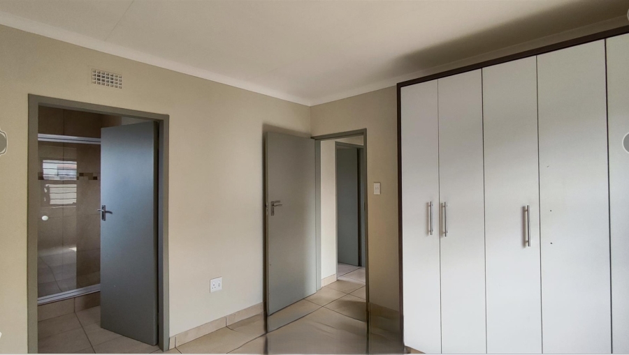 3 Bedroom Property for Sale in Albertsdal Gauteng