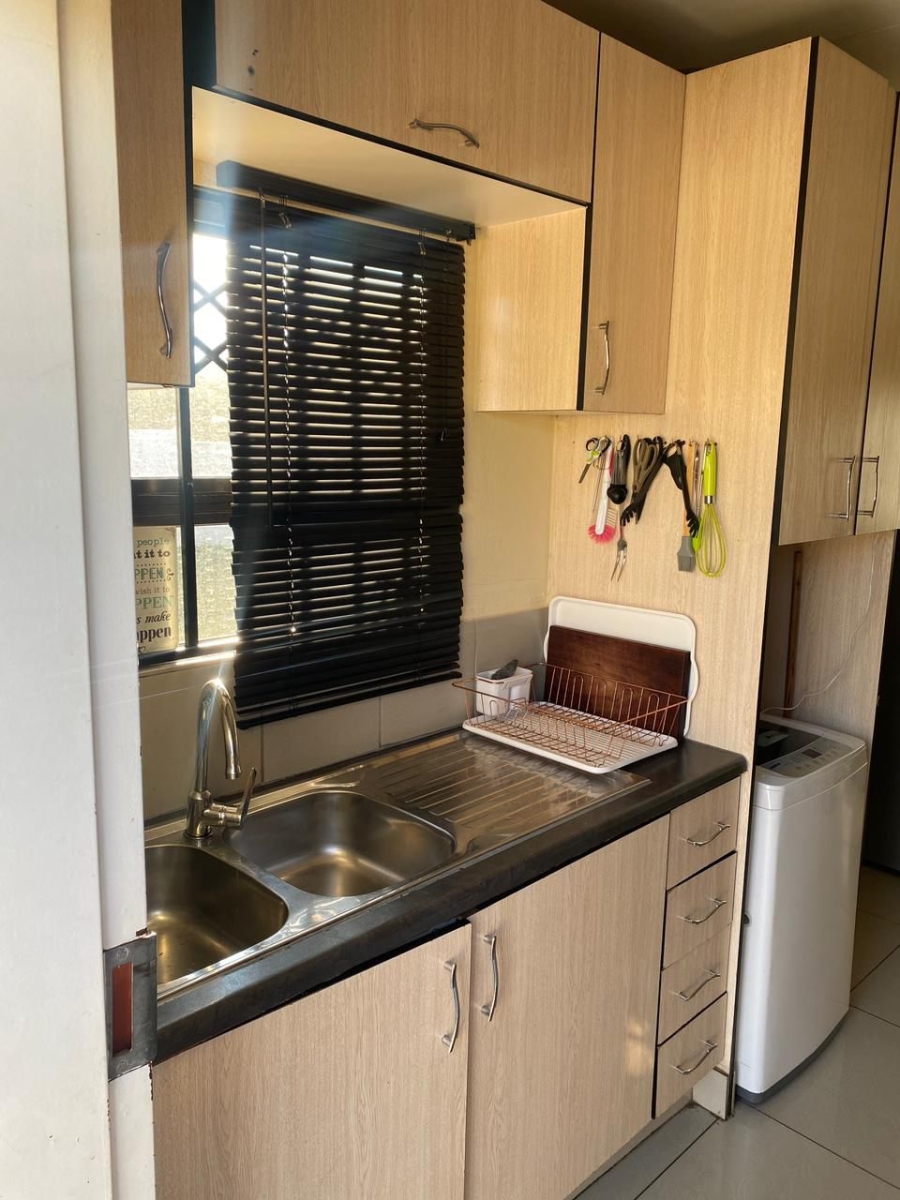 To Let 3 Bedroom Property for Rent in Blue Hills Gauteng