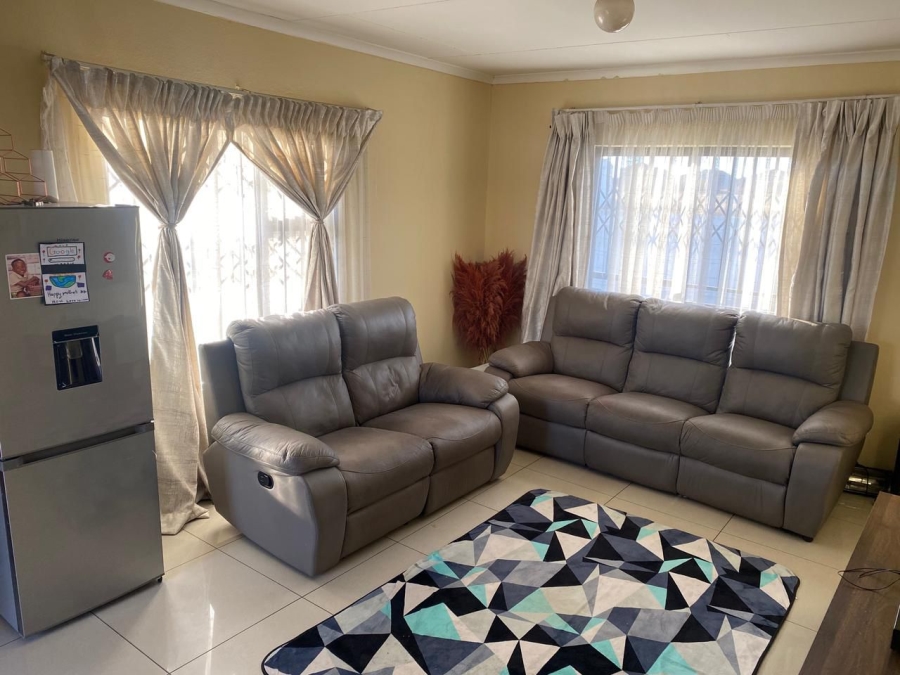 To Let 3 Bedroom Property for Rent in Blue Hills Gauteng