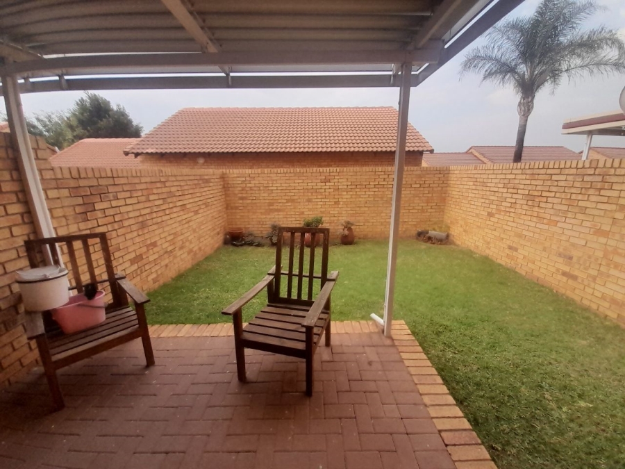 2 Bedroom Property for Sale in The Reeds Gauteng