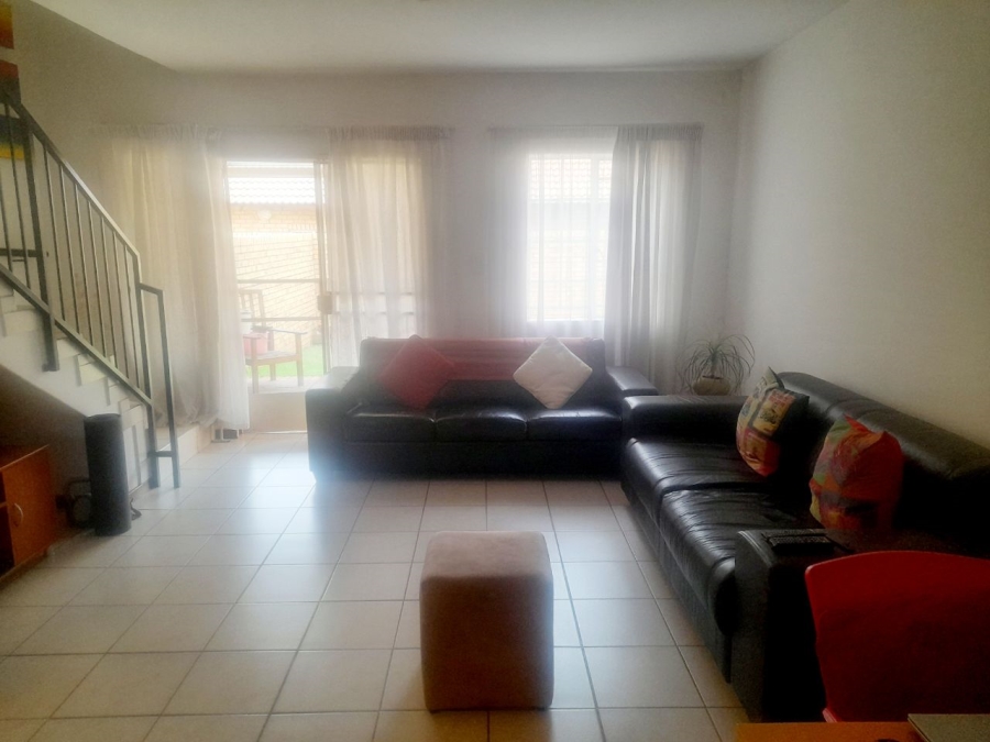 2 Bedroom Property for Sale in The Reeds Gauteng