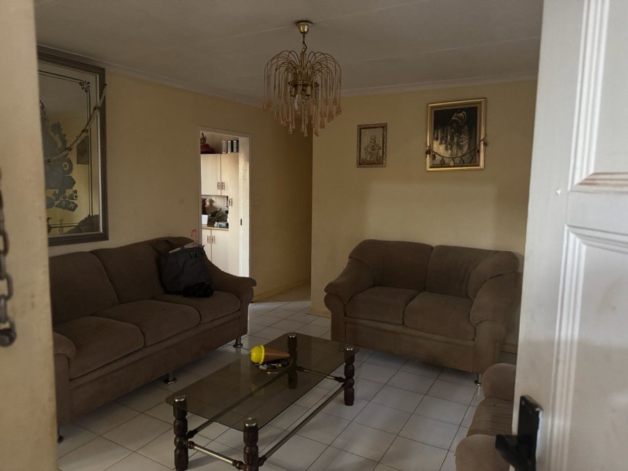 4 Bedroom Property for Sale in Lenasia South Gauteng