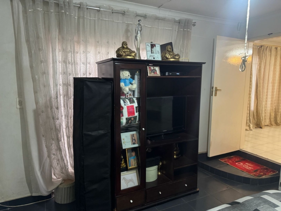 4 Bedroom Property for Sale in Lenasia South Gauteng