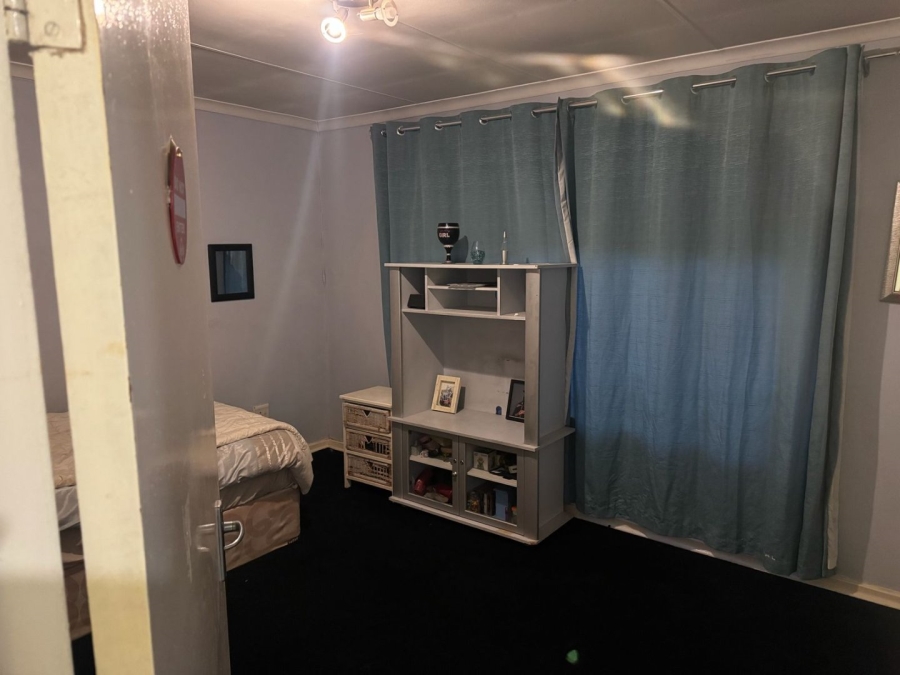 4 Bedroom Property for Sale in Lenasia South Gauteng