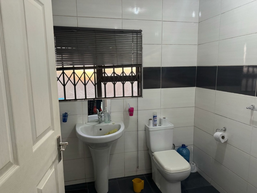 4 Bedroom Property for Sale in Lenasia South Gauteng