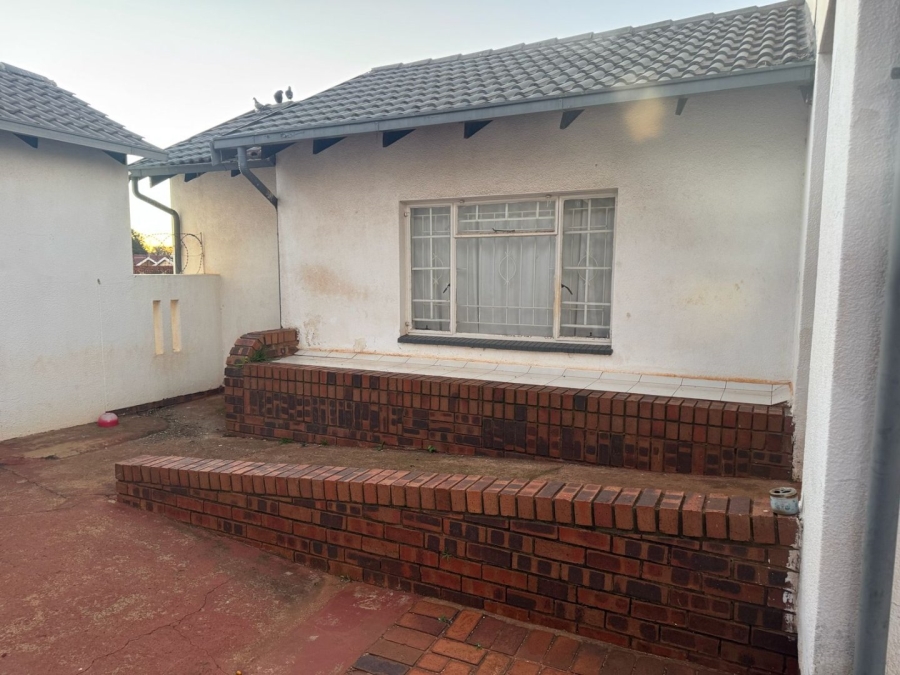 4 Bedroom Property for Sale in Lenasia South Gauteng