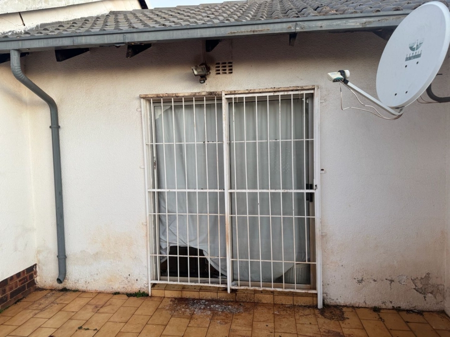4 Bedroom Property for Sale in Lenasia South Gauteng