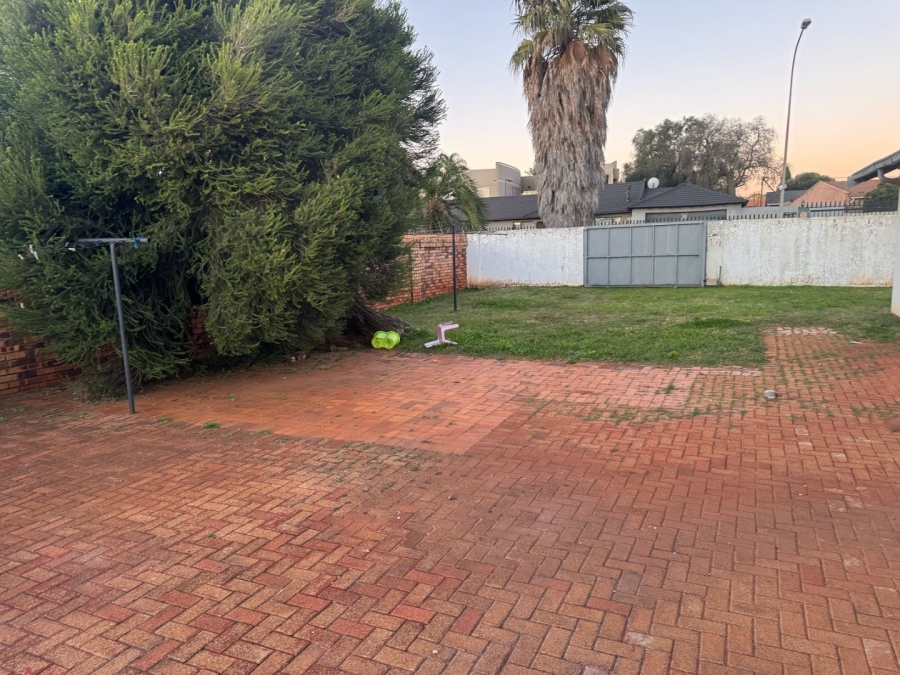 4 Bedroom Property for Sale in Lenasia South Gauteng